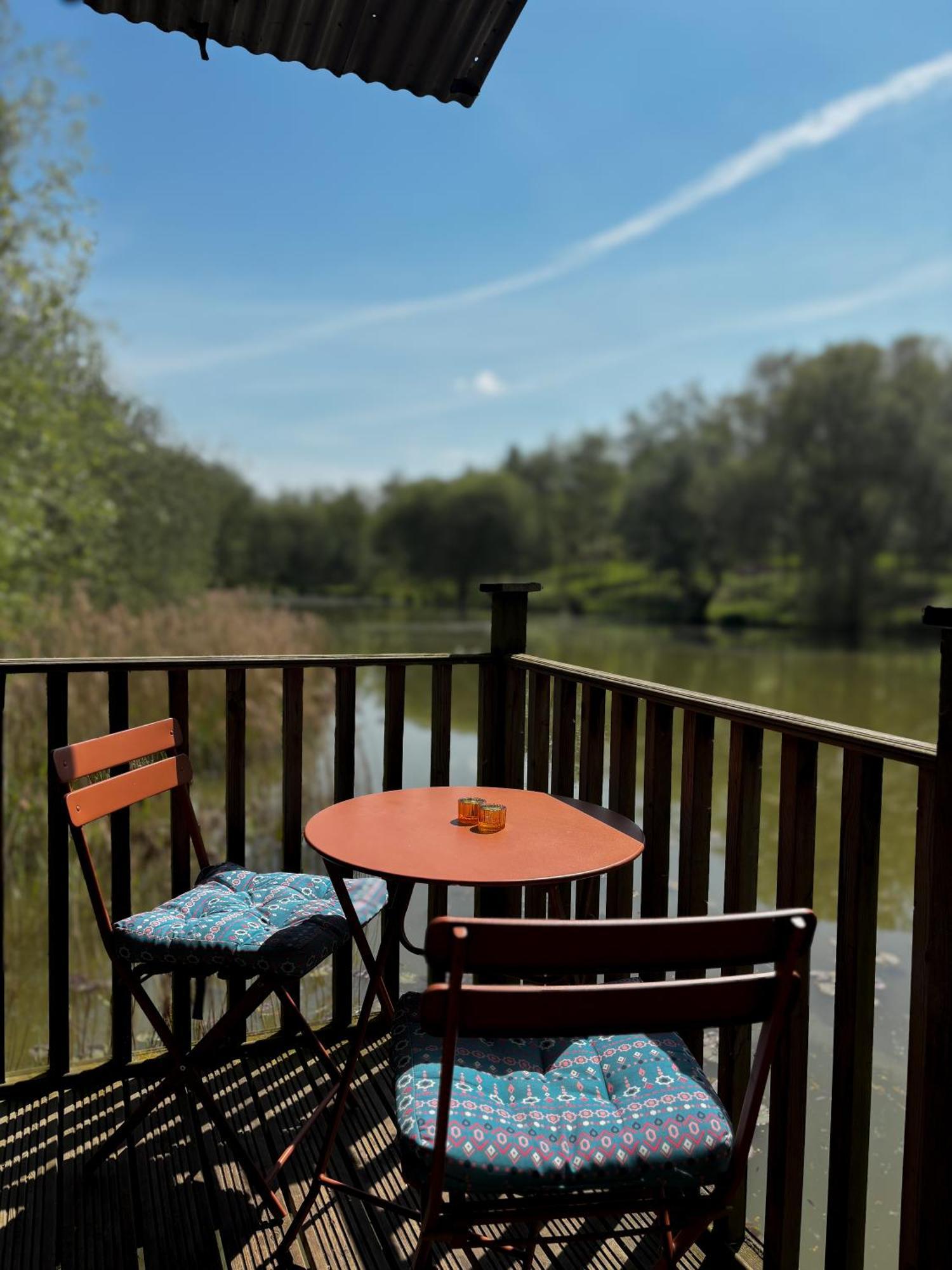 Lodge Lakeside On Stilts- 'kingfisher' Rous Lench
